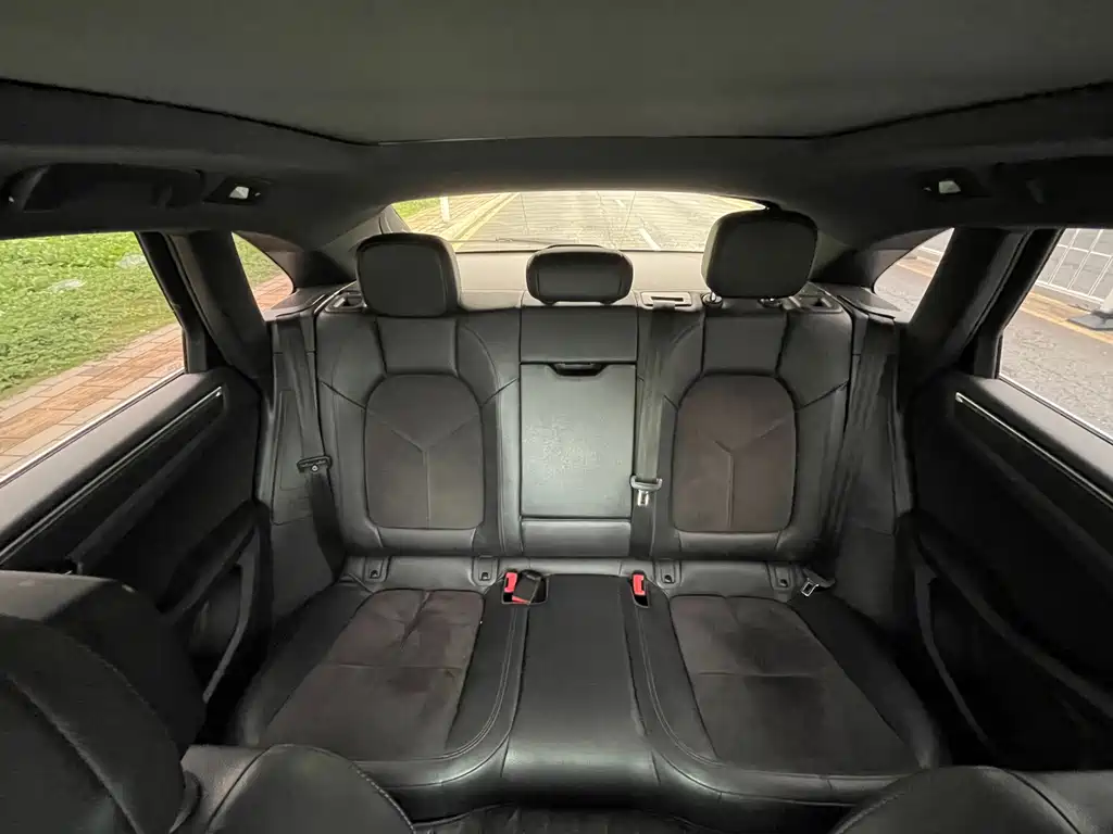 Porsche Macan 2019 — фото 24