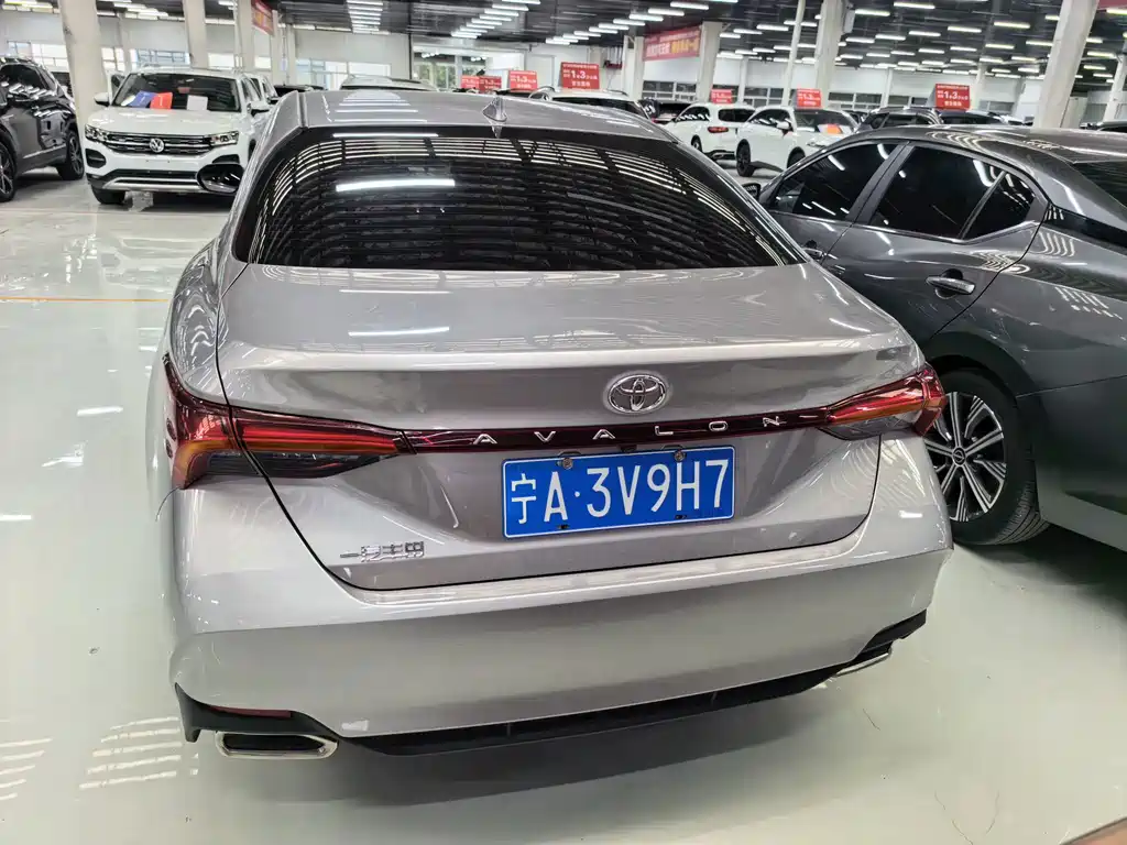 Toyota Avalon 2023 — фото 12