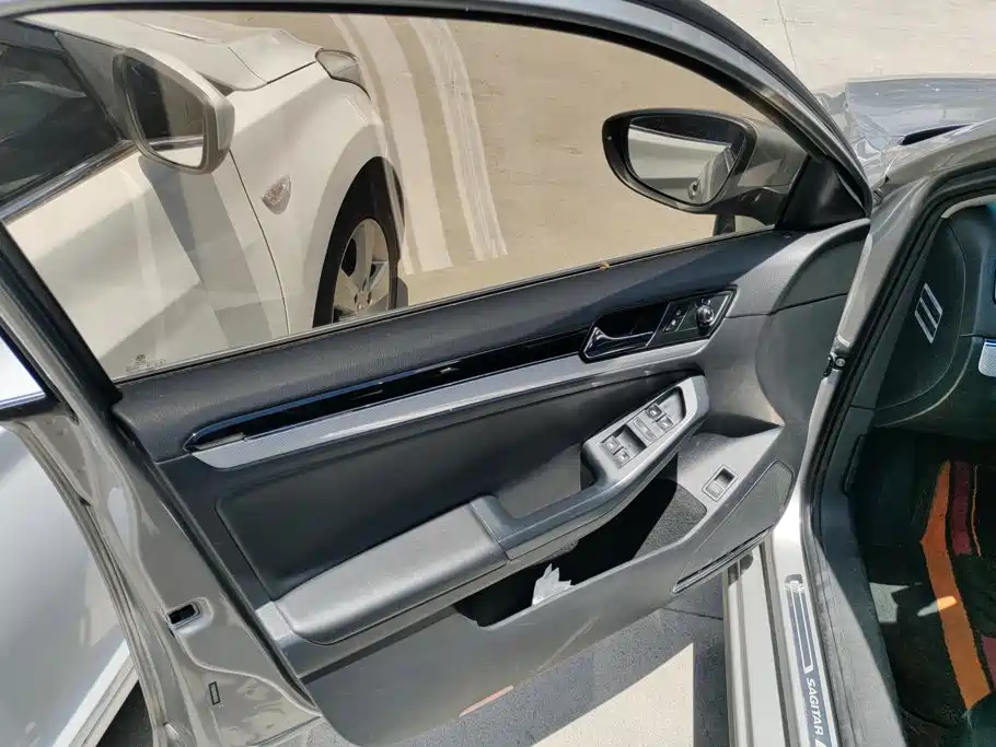 Volkswagen Sagitar 2017