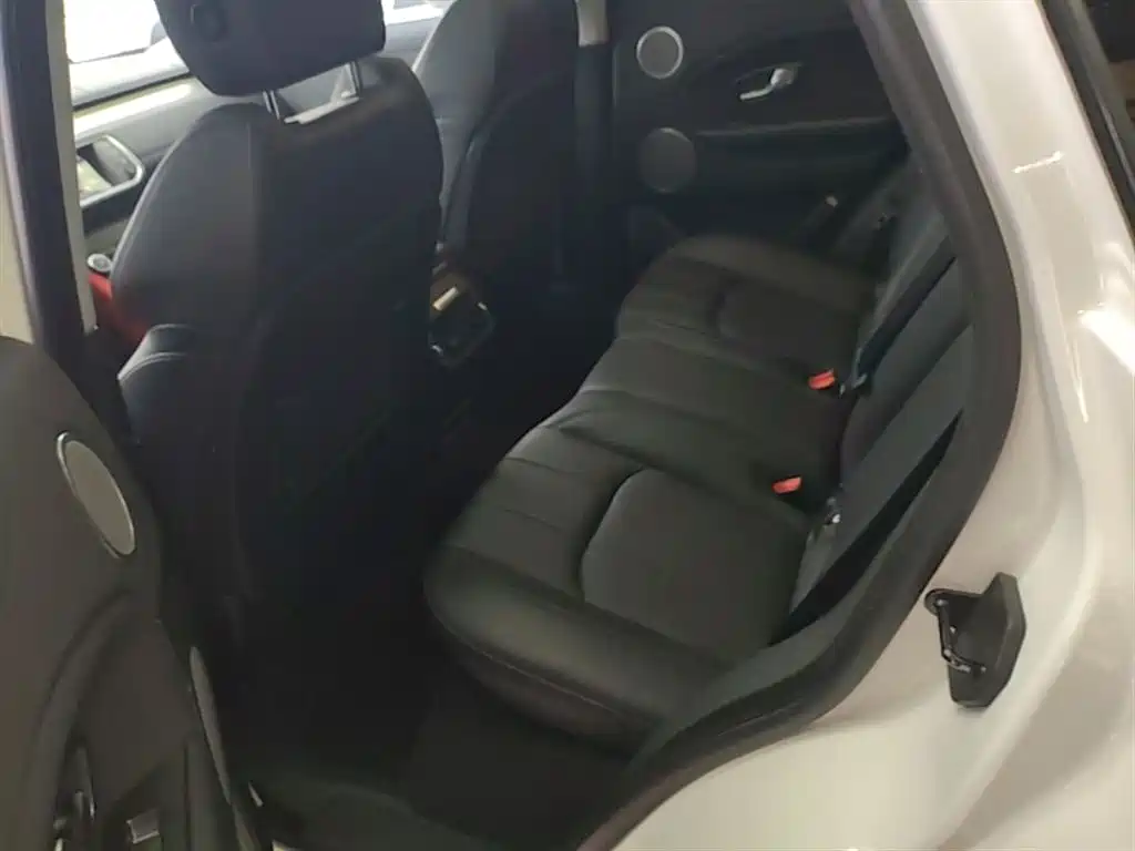 Land Rover Evoque 2017 — фото 16