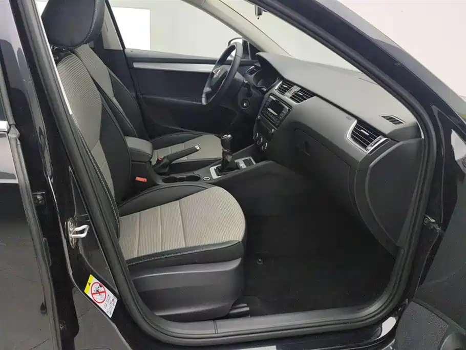 Skoda Octavia 2015 — фото 8