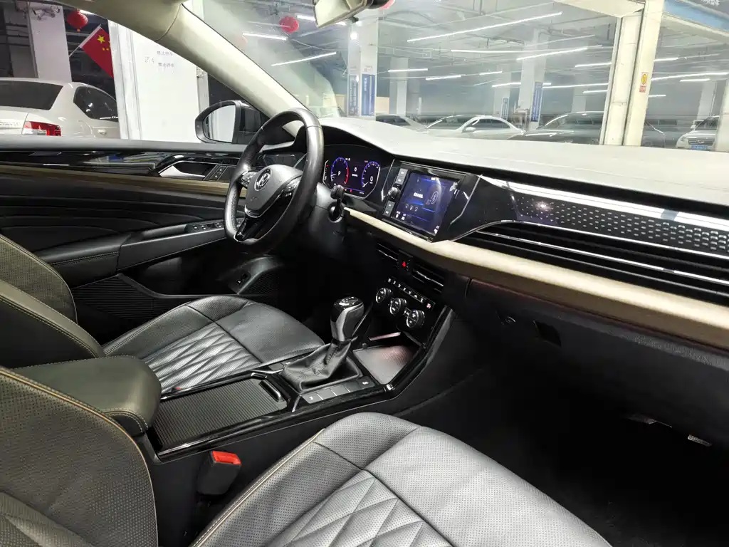Volkswagen Passat 2019 — фото 10