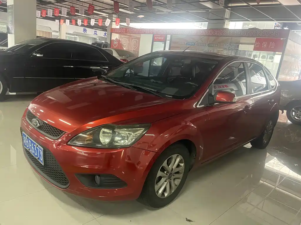 Ford Focus 2015 — фото 1