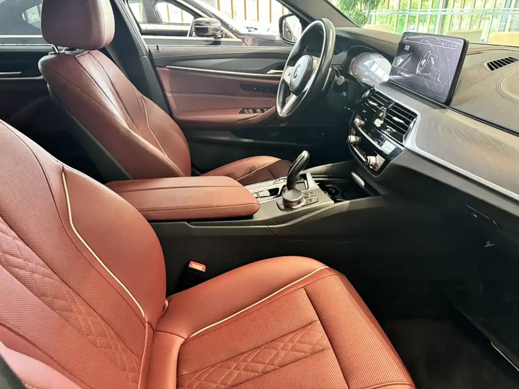 BMW 5 Series 2023 — фото 13