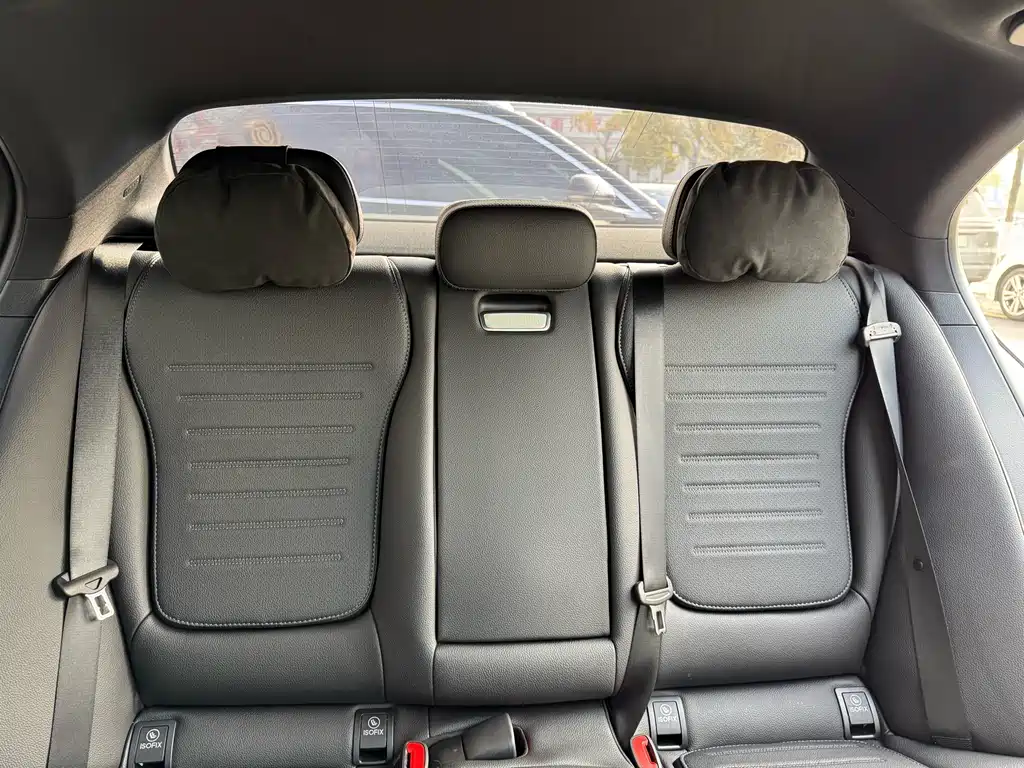 Mercedes-Benz C-Class 2023 — фото 31