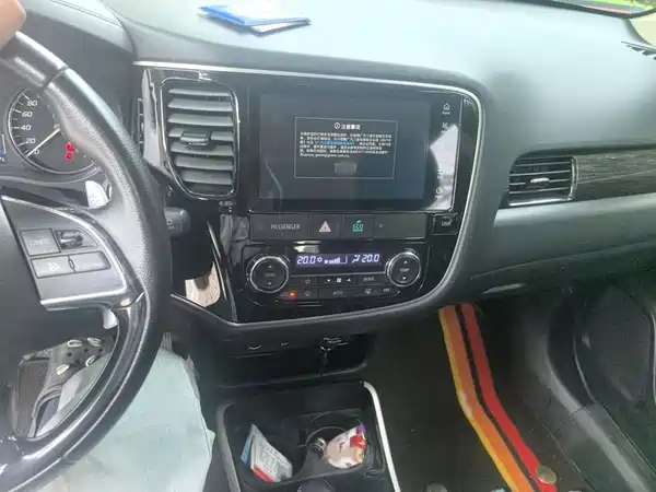 Mitsubishi Outlander 2020