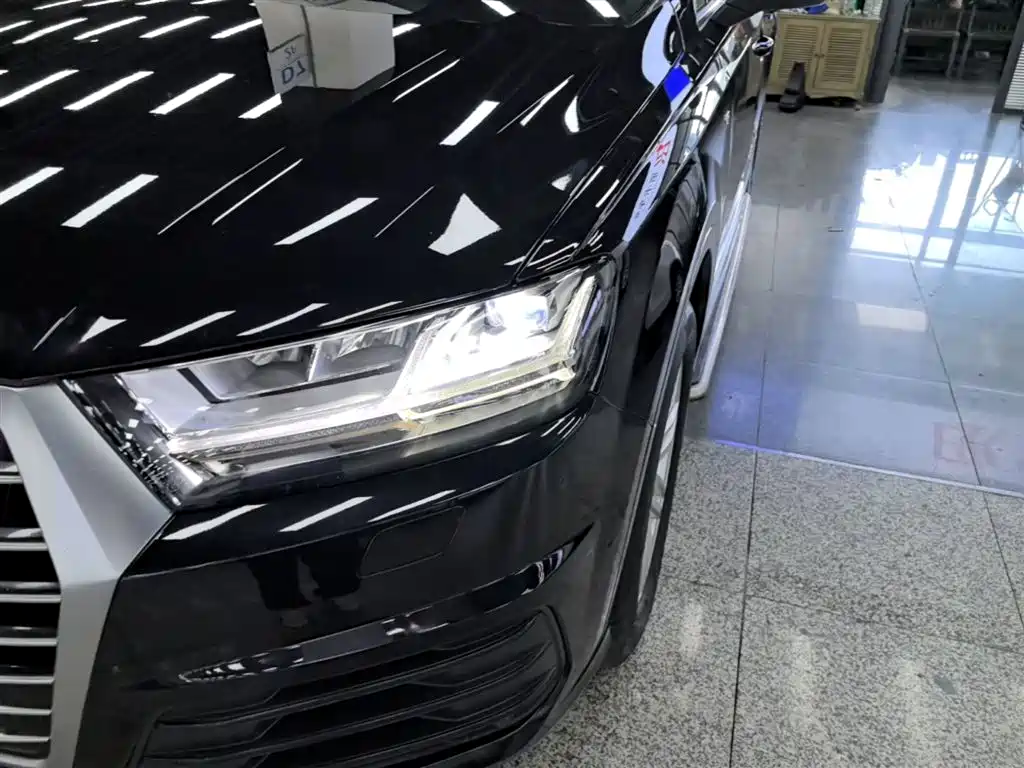 Audi Q7 2019 — фото 24