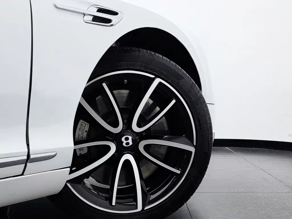 Bentley Continental 2013 — фото 10