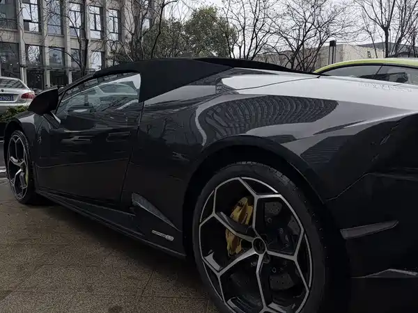 Lamborghini Huracan 2021