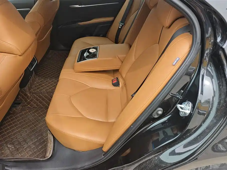 Toyota Camry 2023 — фото 11