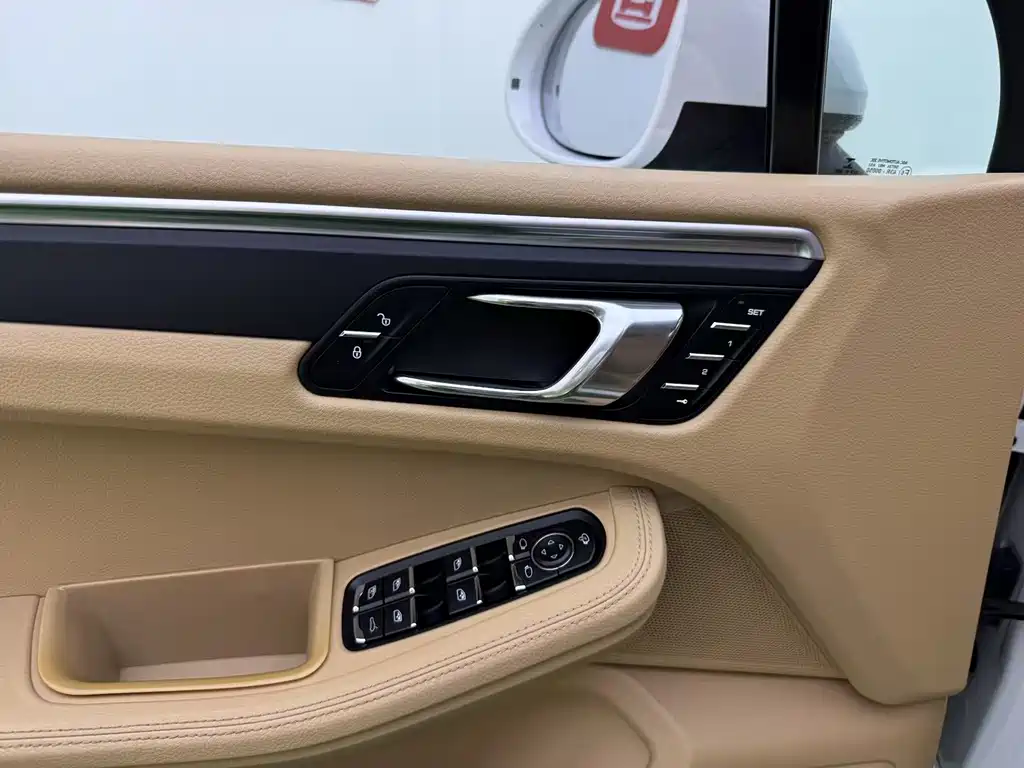 Porsche Macan 2016 — фото 15