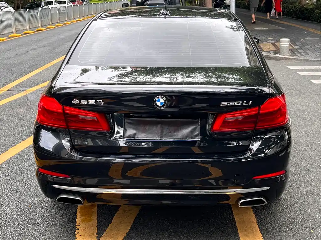BMW 5 Series 2020 — фото 19