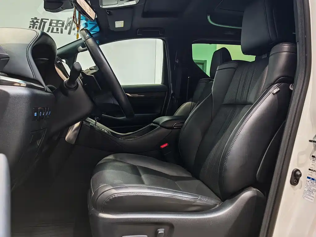 Toyota Vellfire 2022 — фото 9
