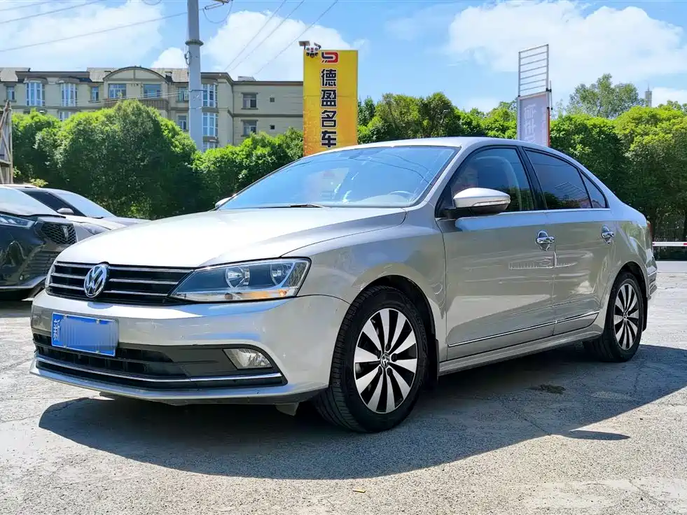 Volkswagen Sagitar 2018