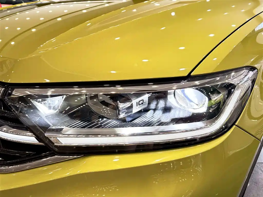 Volkswagen T-Roc 2023 — фото 30