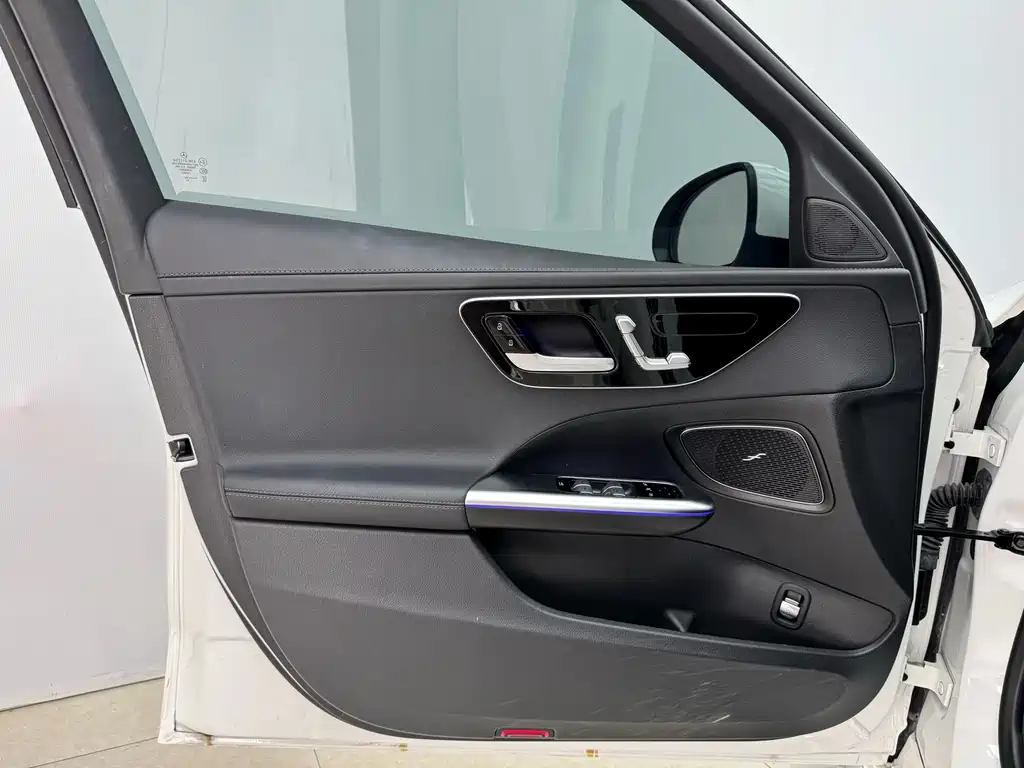 Mercedes-Benz C-Class 2024