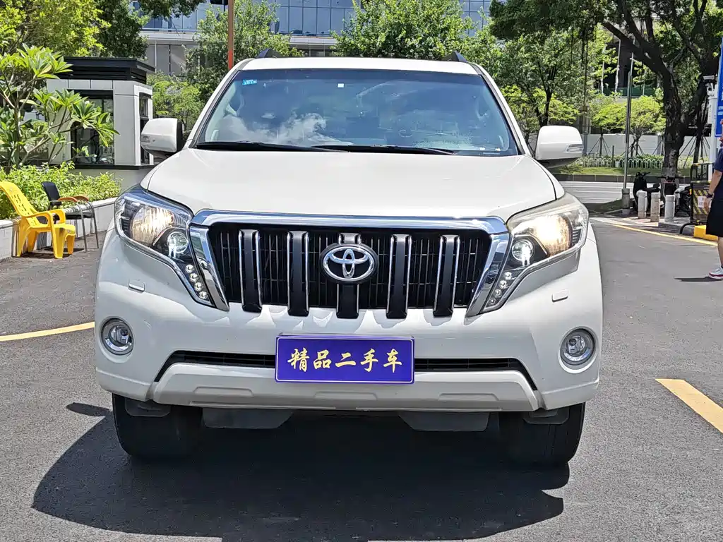 Toyota Prado 2017 — фото 2