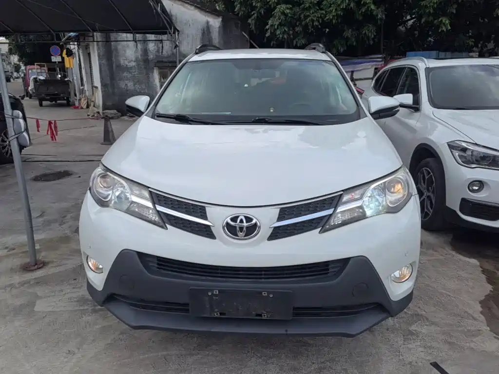 Toyota RAV4 2015 — фото 3
