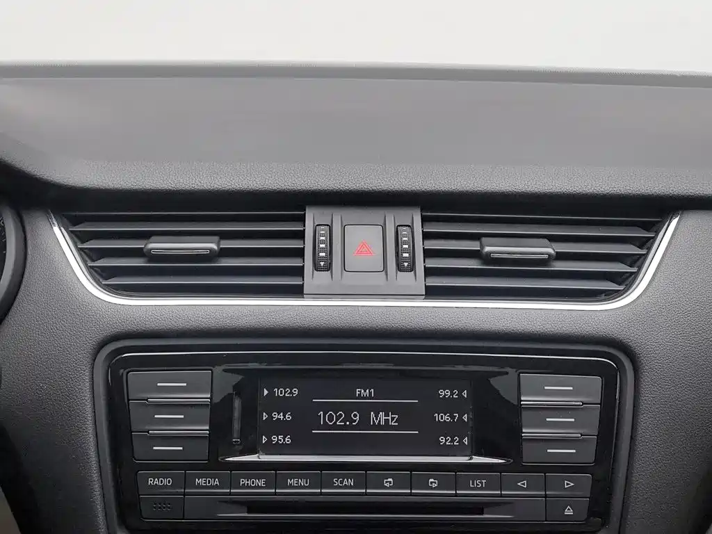 Skoda Octavia 2015 — фото 12