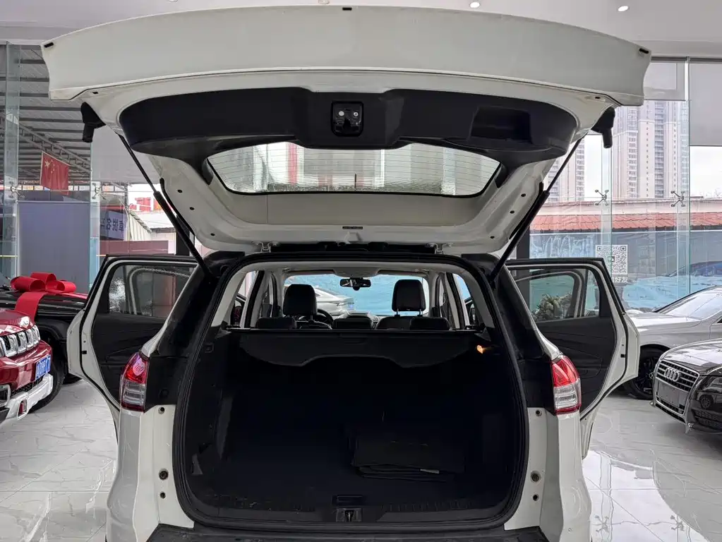 Ford Kuga 2016 — фото 22