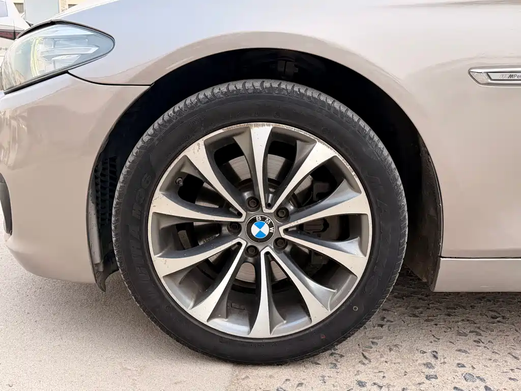 BMW 5 Series 2014 — фото 9