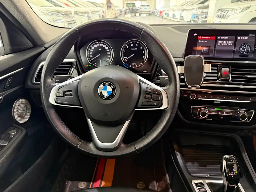 BMW 1 Series 2021 — фото 13