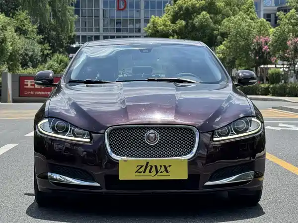 Jaguar XF 2015