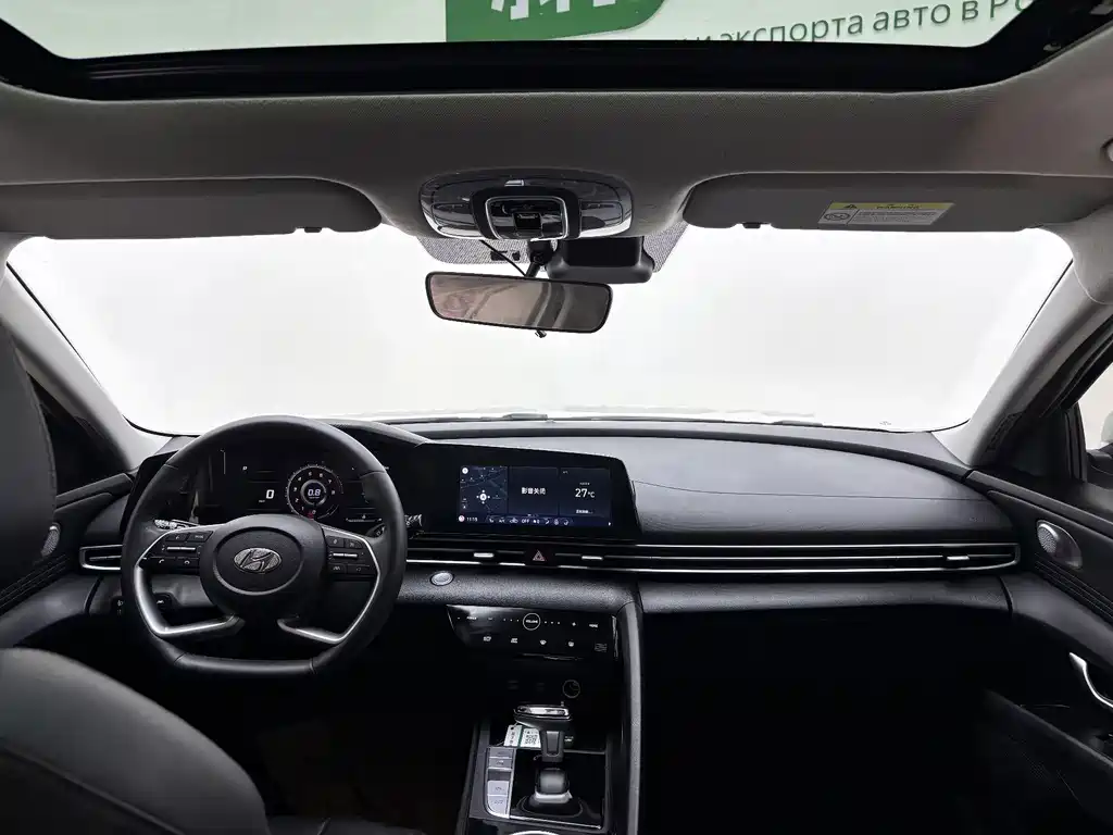 Hyundai Elantra 2023 — фото 23