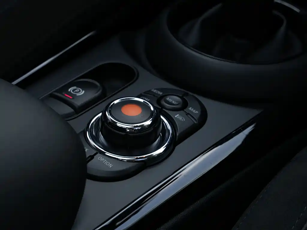 MINI Clubman 2020 — фото 32