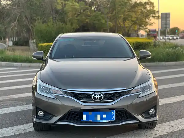 Toyota Reiz 2013