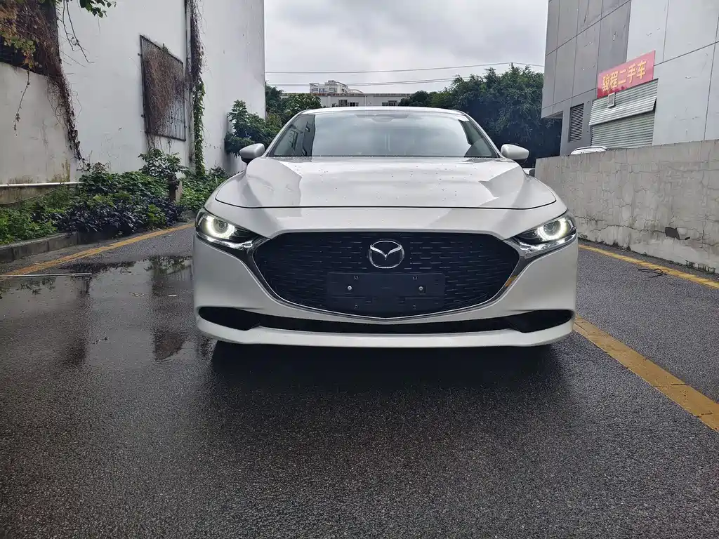Mazda 3 Axela 2021 — фото 2
