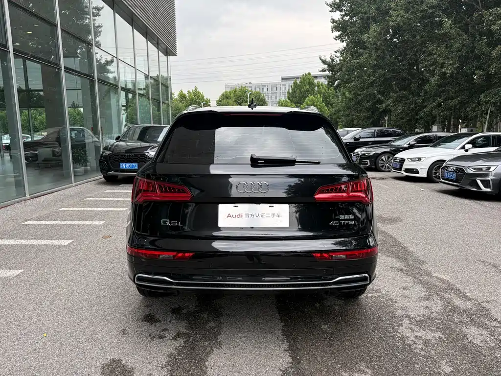 Audi Q5L 2020 — фото 16
