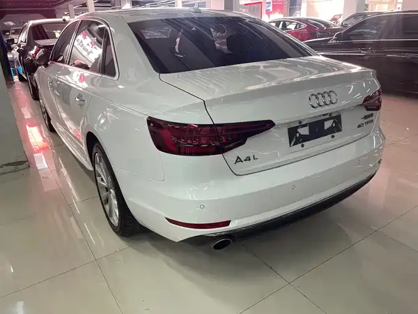 Audi A4L 2018