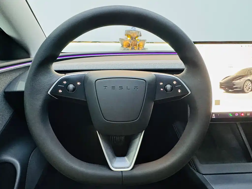 Tesla Model 3 2024 — фото 9