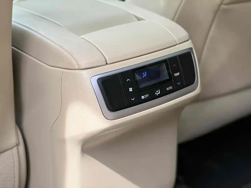 Toyota Highlander 2021 — фото 10