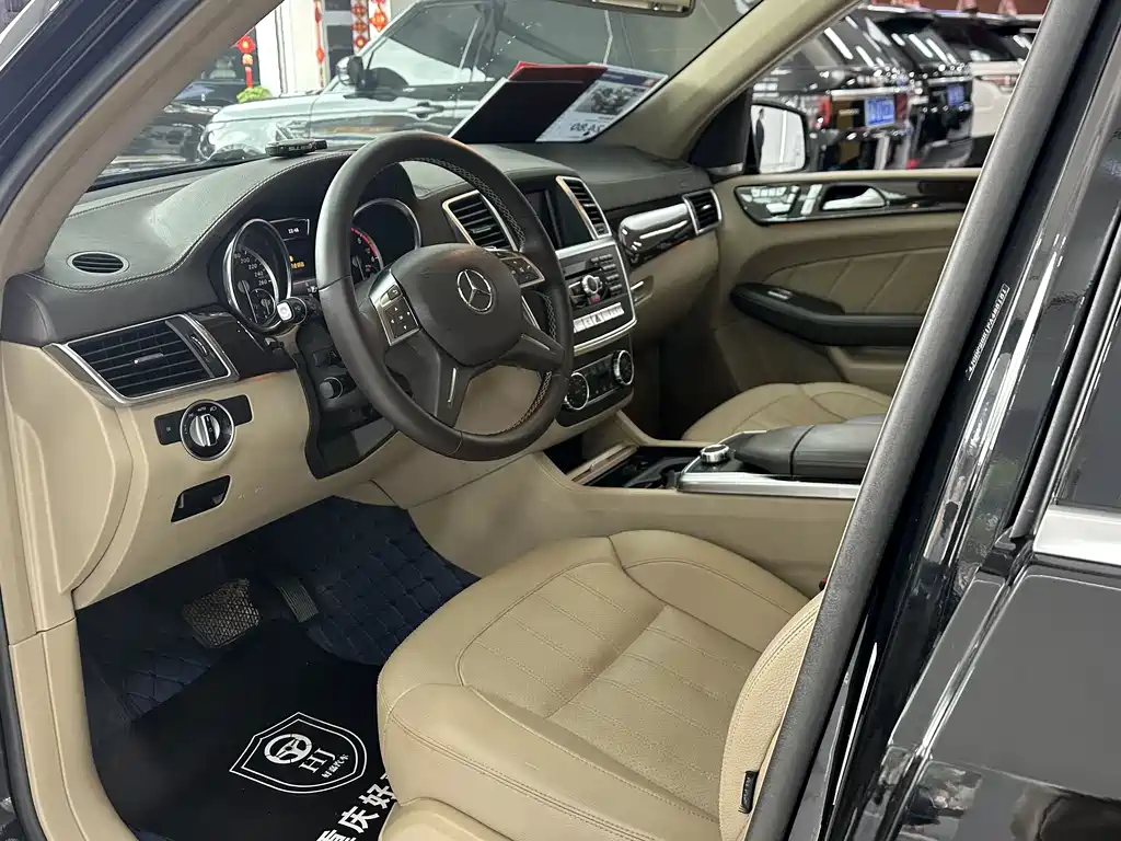 Mercedes-Benz GL-Class 2016 — фото 10