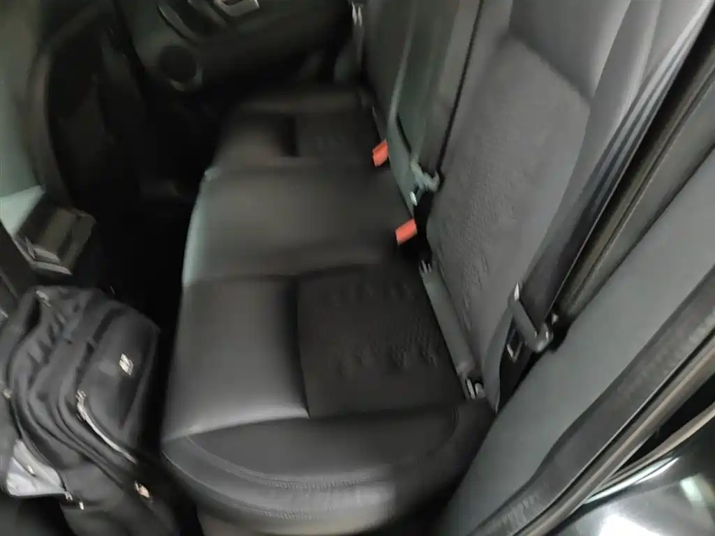 Land Rover Discovery Sport 2018 — фото 17