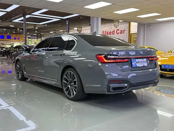 BMW 7 Series 2021