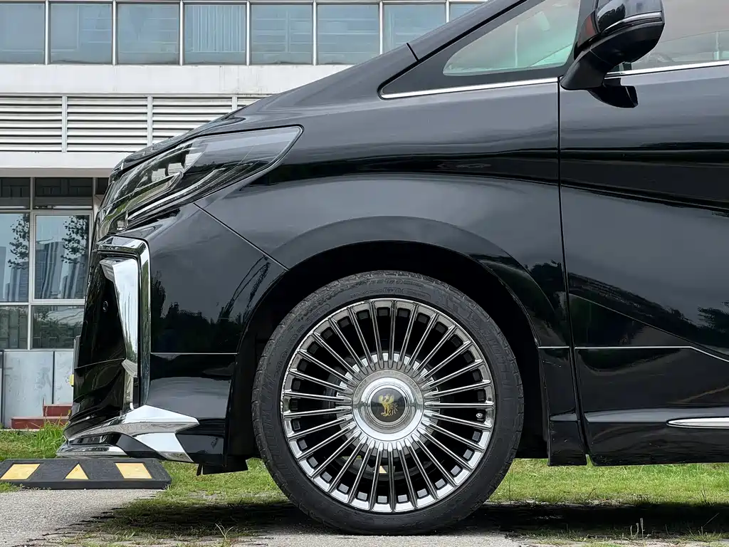 Toyota Alphard 2017 — фото 22