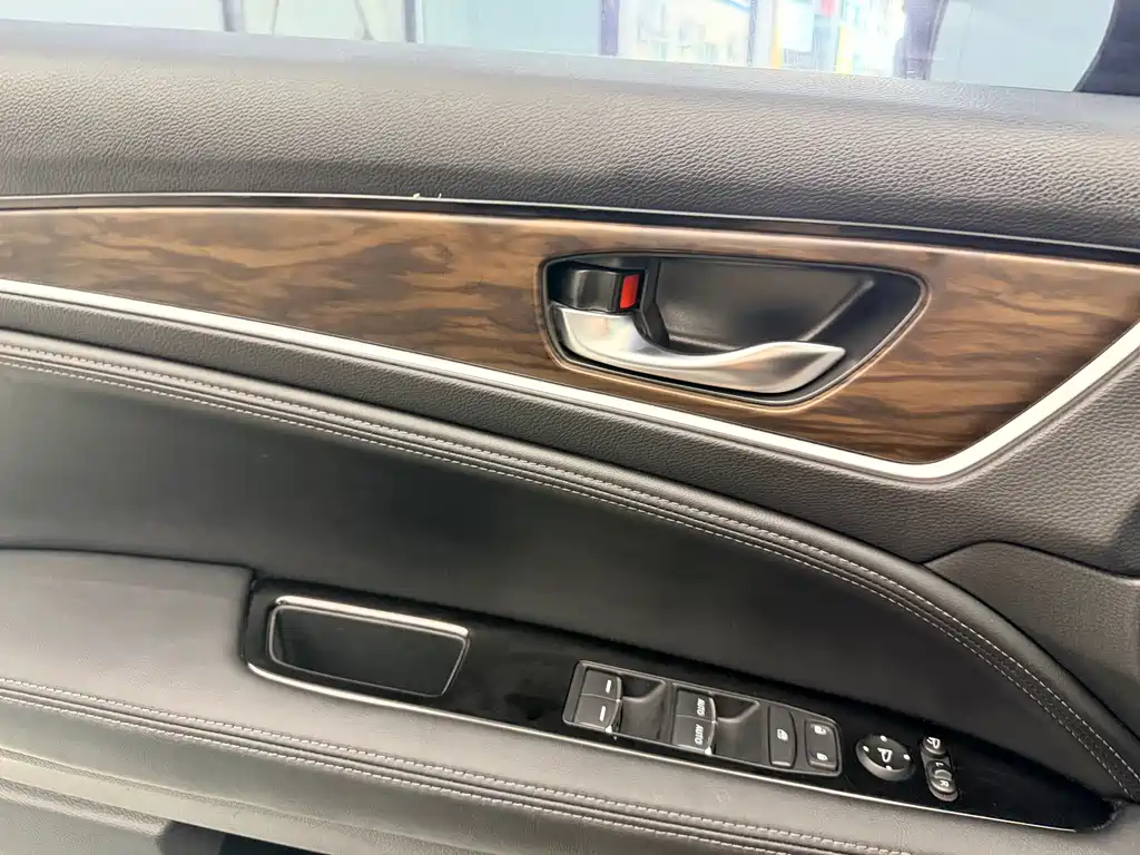Honda UR-V 2018 — фото 32
