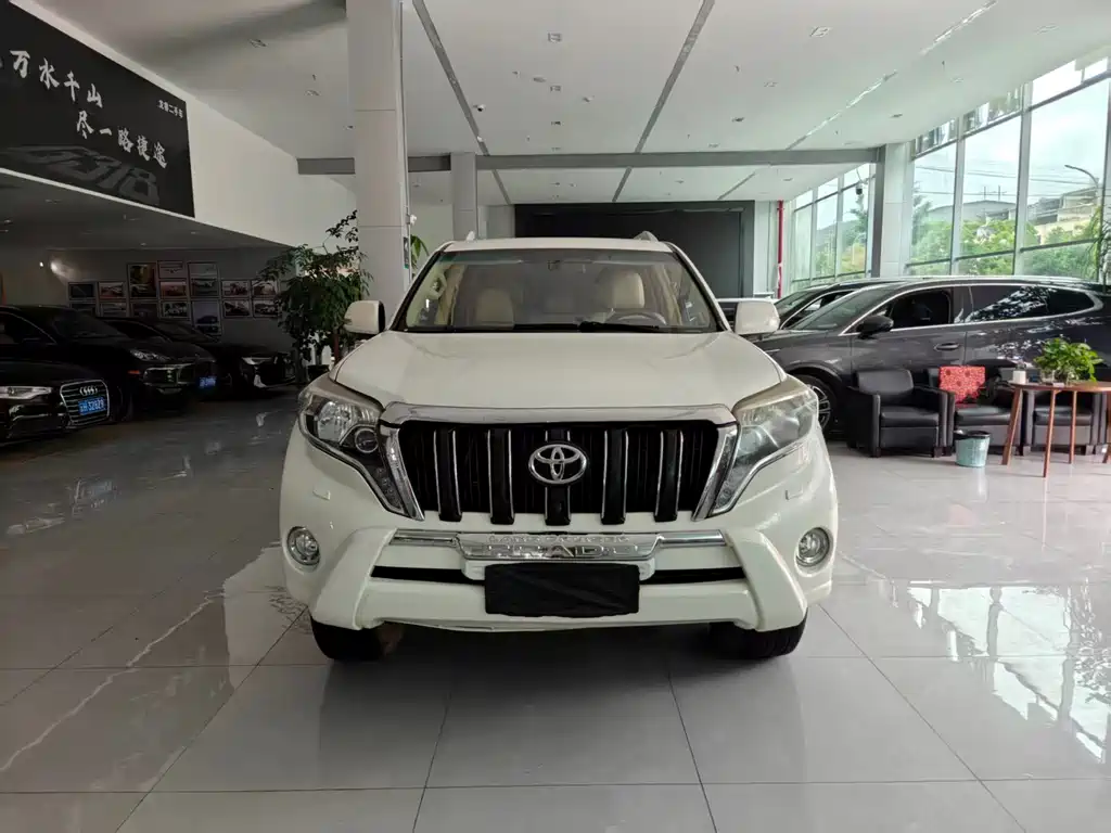 Toyota Prado 2015 — фото 1