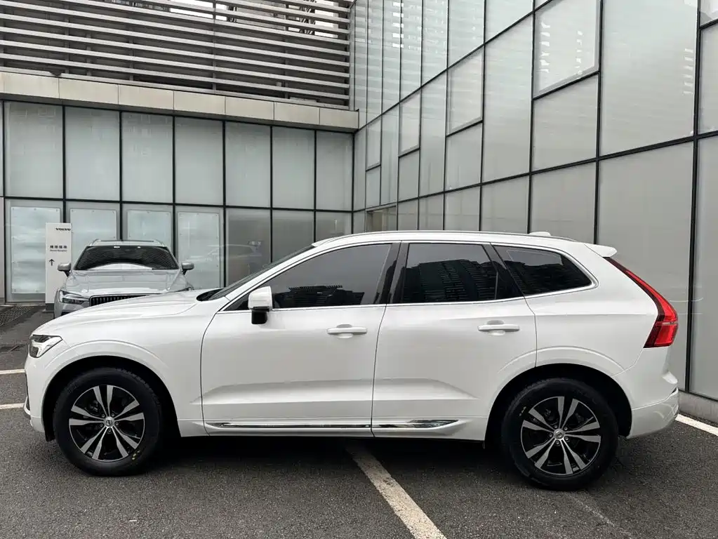 Volvo XC60 2024 — фото 4