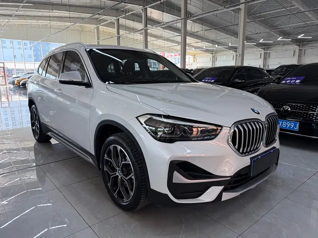 BMW X1 2022 — фото 3