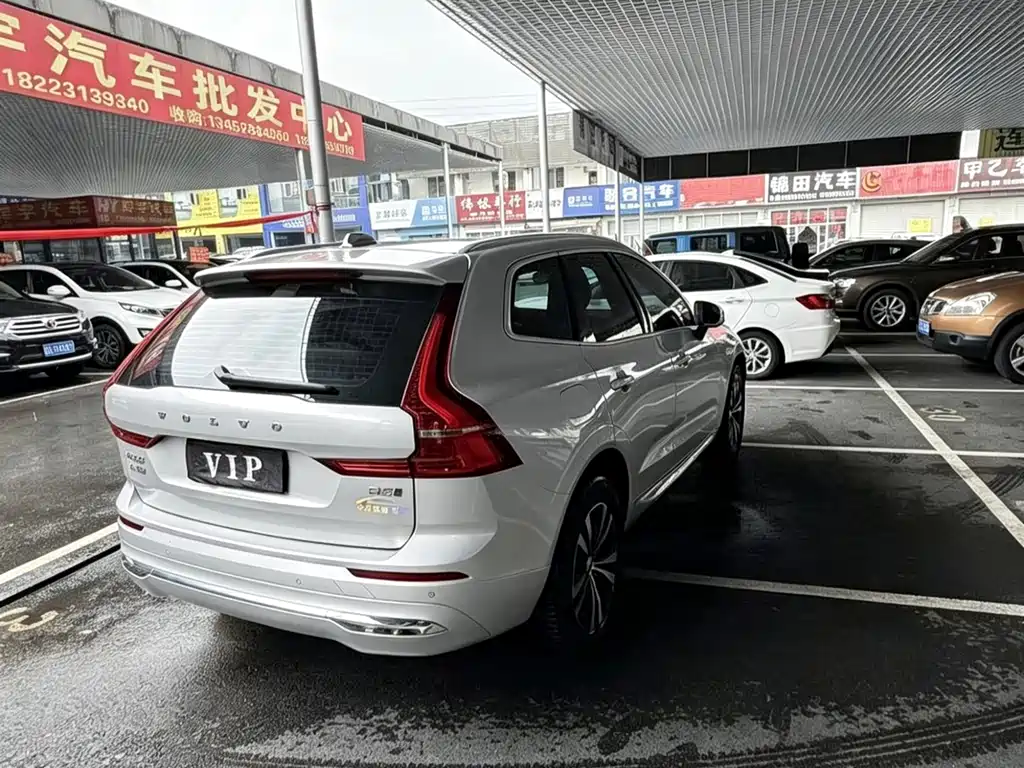 Volvo XC60 2024 — фото 12
