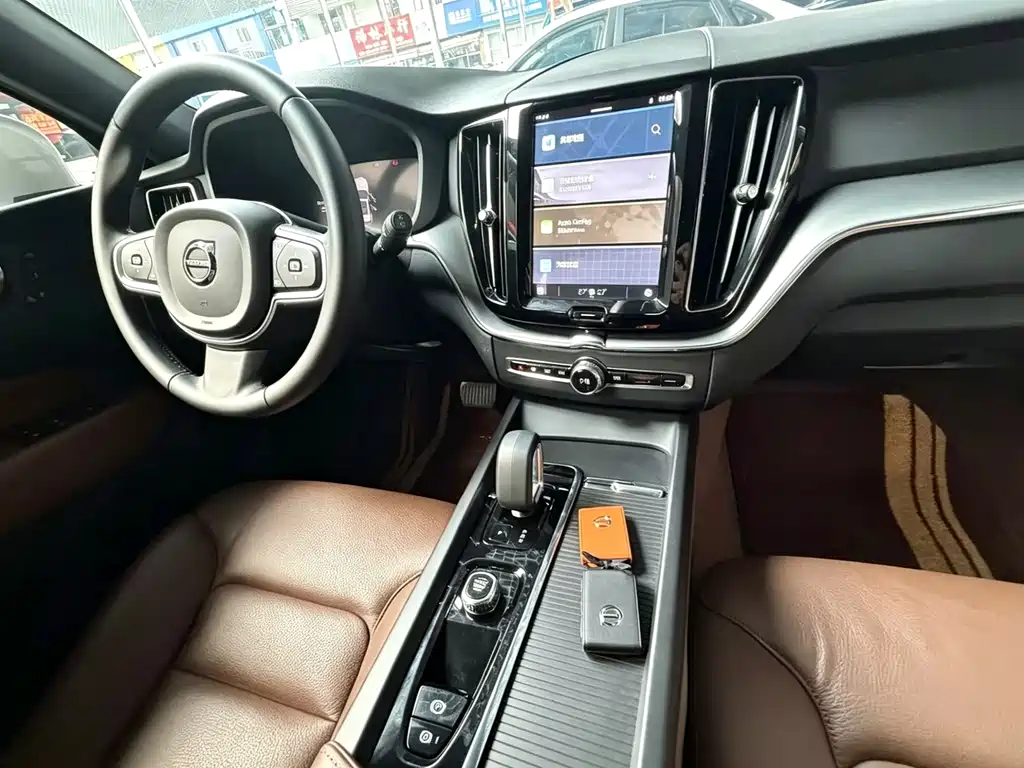 Volvo XC60 2024 — фото 9