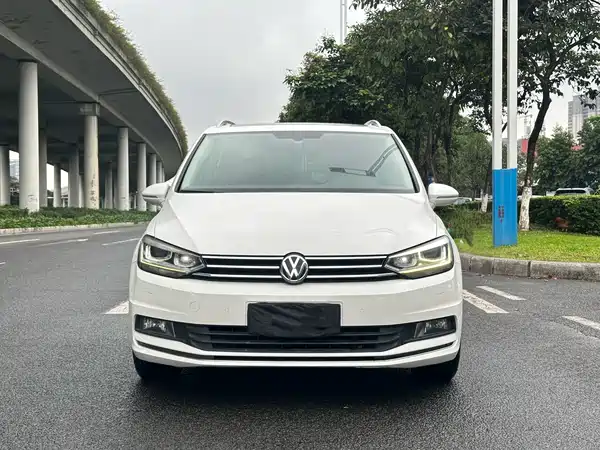 Volkswagen Touran 2016