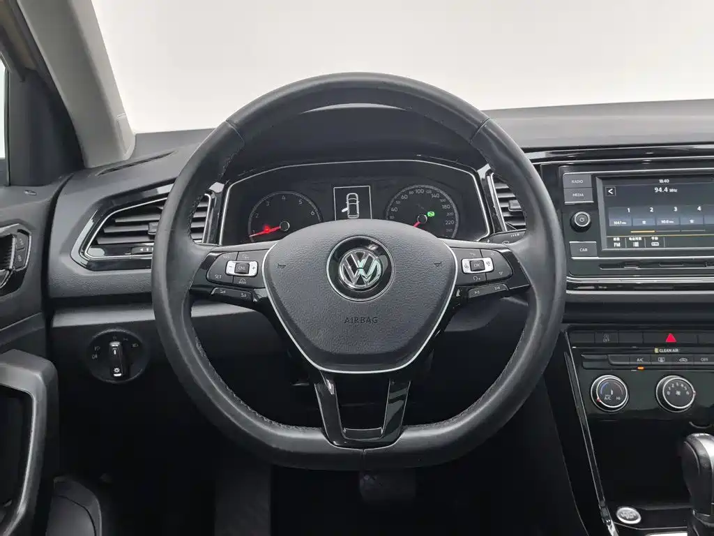 Volkswagen T-Roc 2019 — фото 11