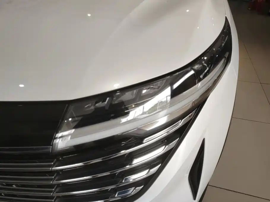 Nissan Teramont 2024