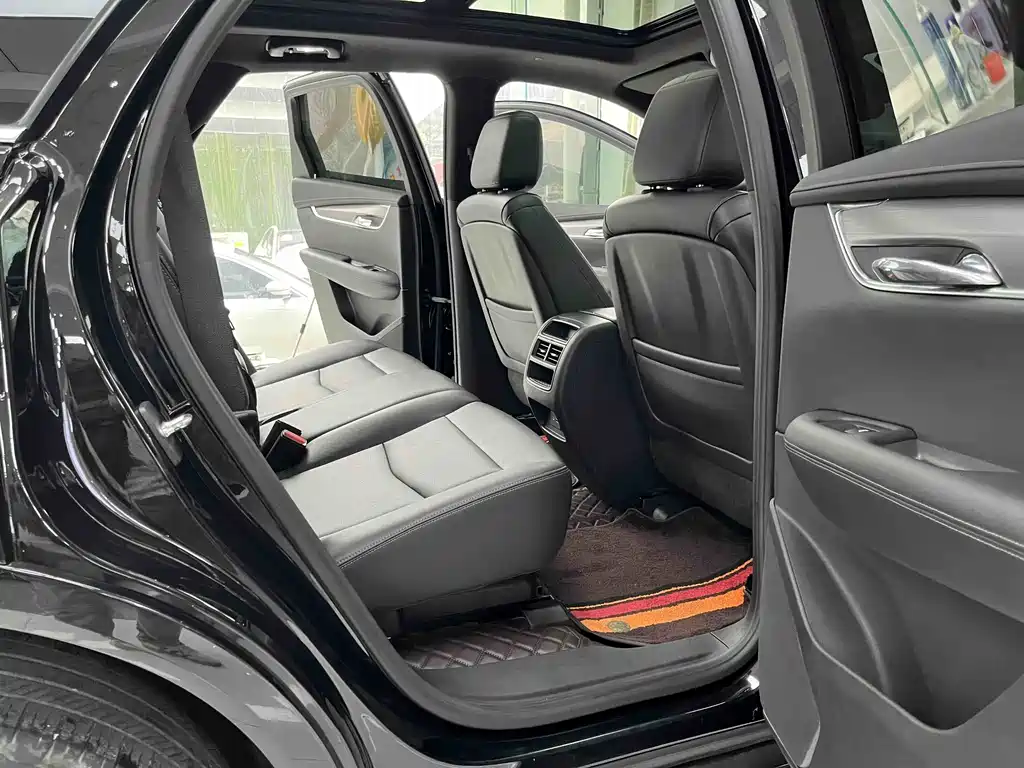 Cadillac XT5 2022 — фото 11