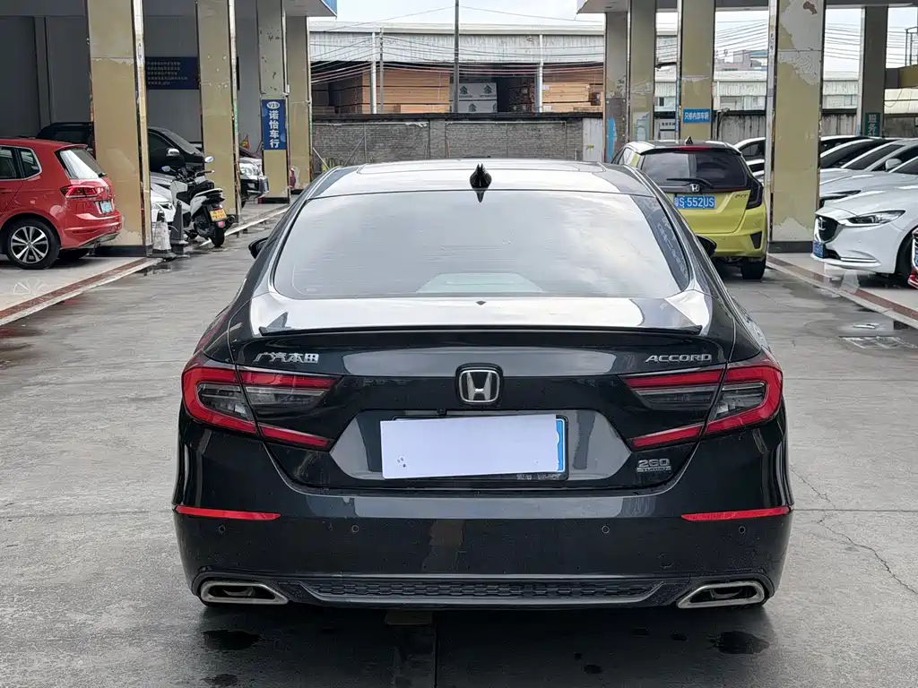 Honda Accord 2022 — фото 13